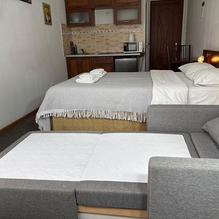 Авіа Lägenhet Uzjhorod Exteriör bild