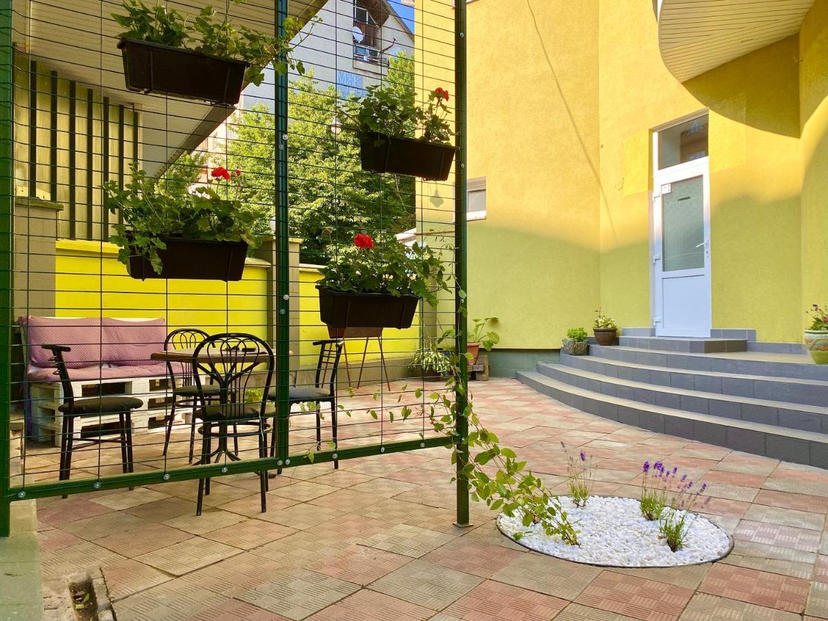 Авіа Lägenhet Uzjhorod Exteriör bild