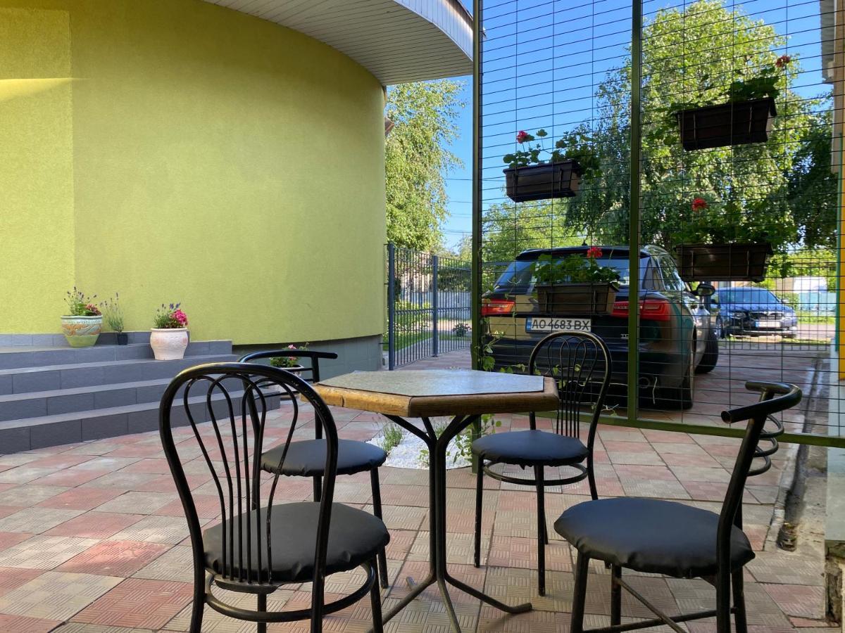 Авіа Lägenhet Uzjhorod Exteriör bild