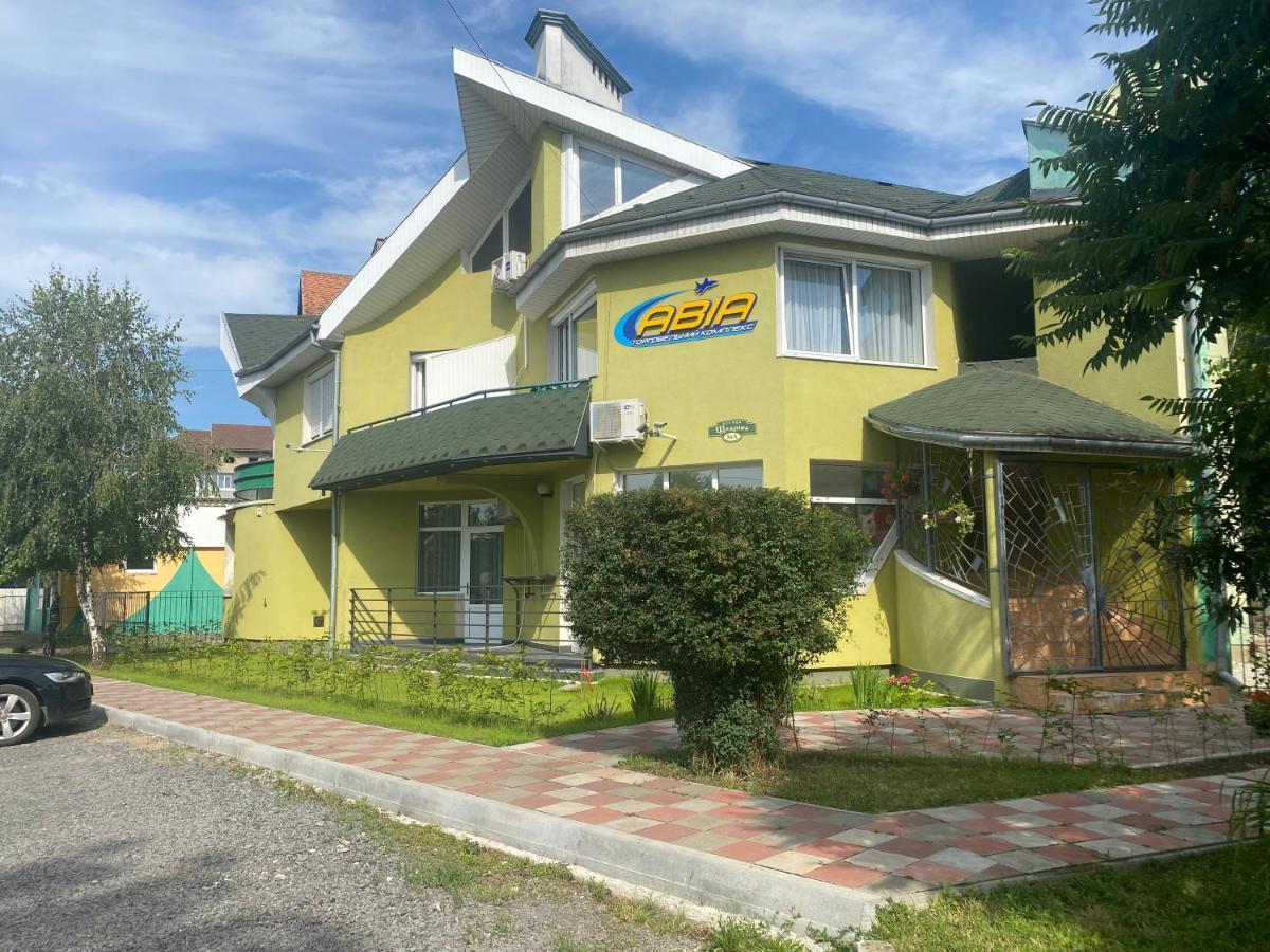 Авіа Lägenhet Uzjhorod Exteriör bild