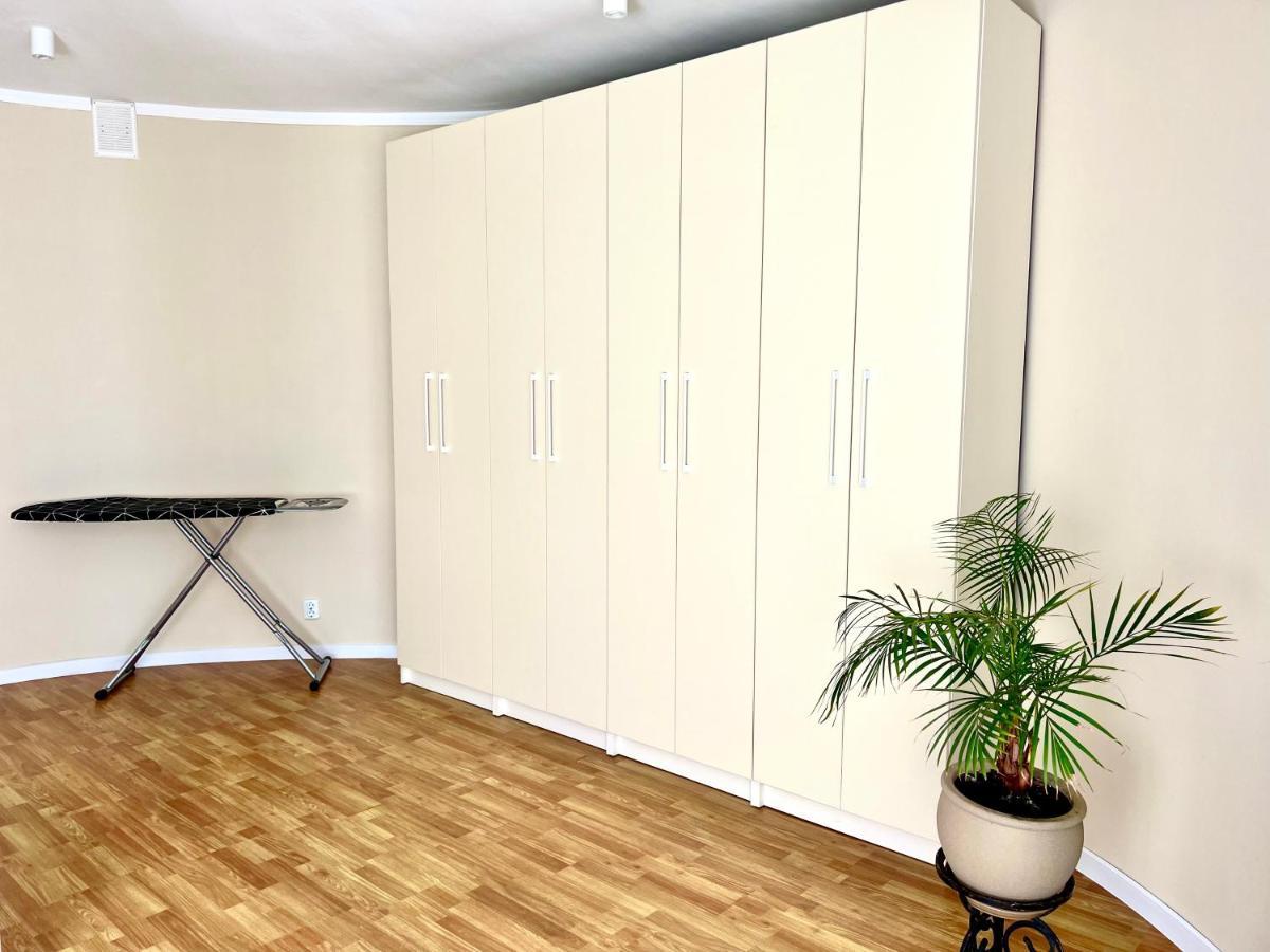 Авіа Lägenhet Uzjhorod Exteriör bild