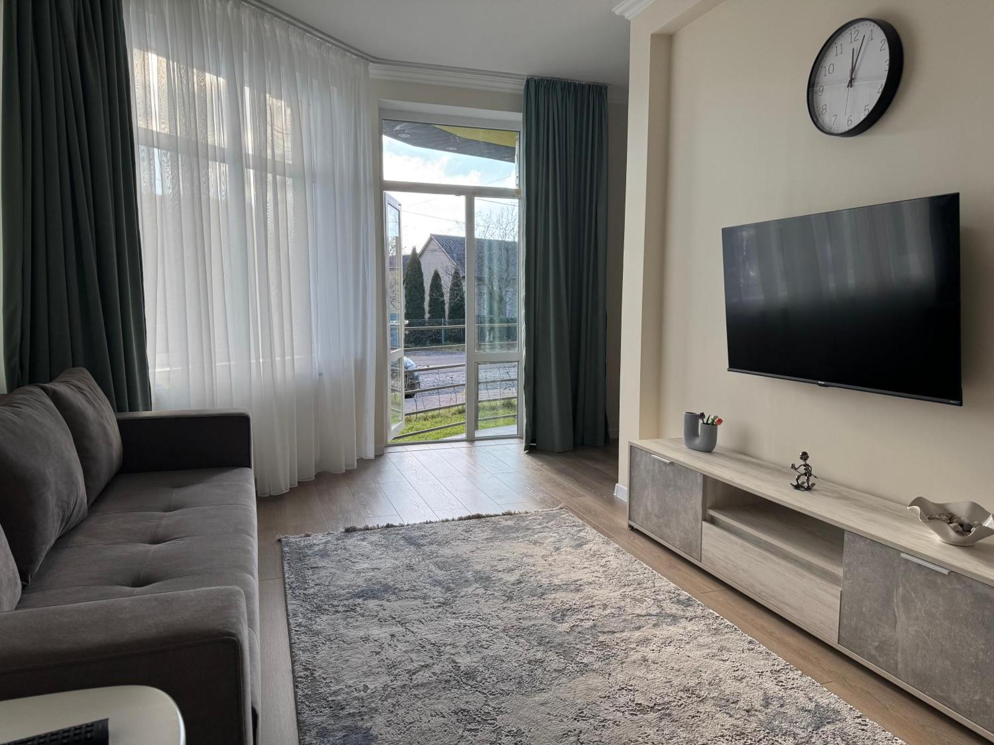 Авіа Lägenhet Uzjhorod Exteriör bild