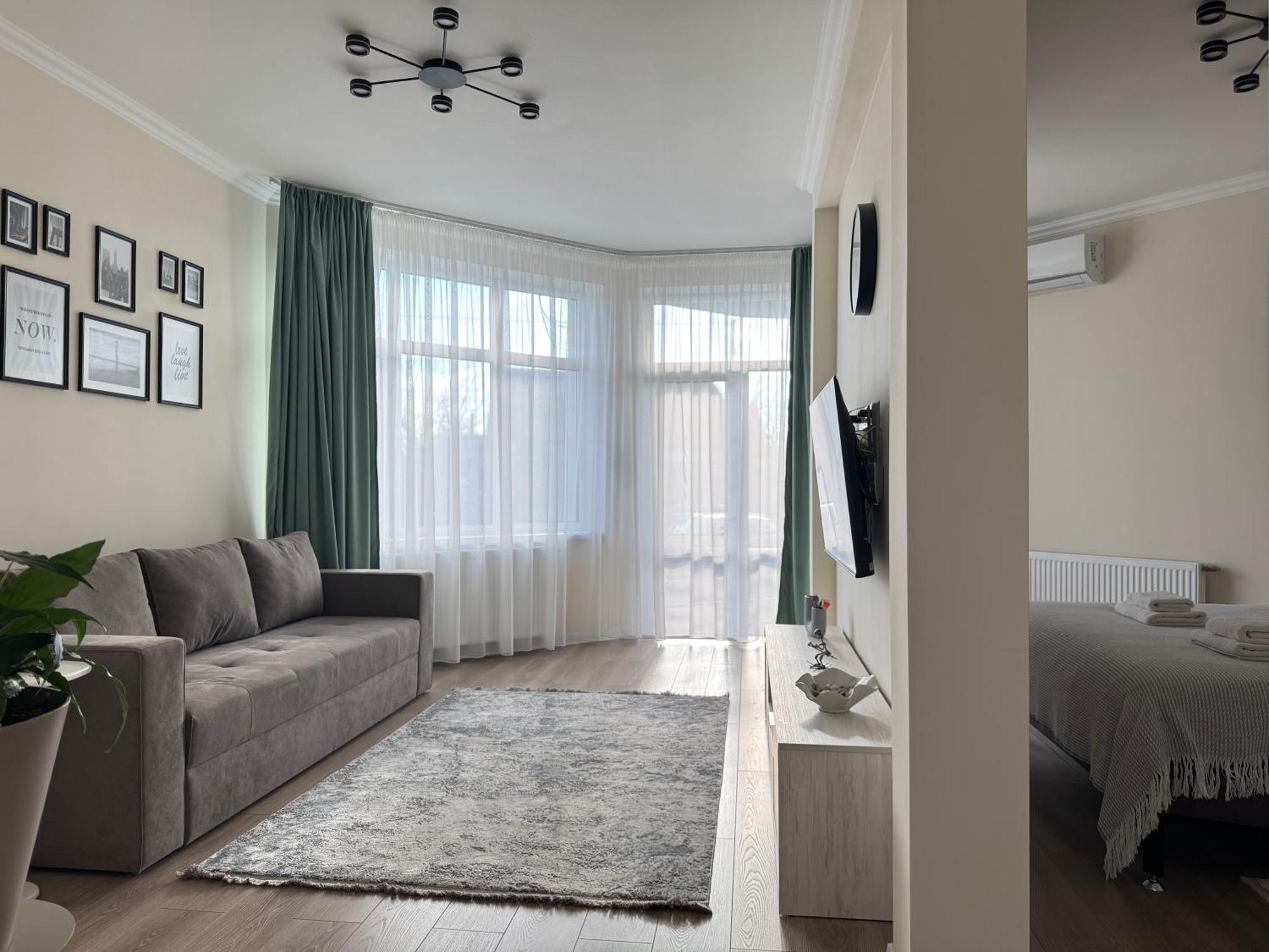 Авіа Lägenhet Uzjhorod Exteriör bild