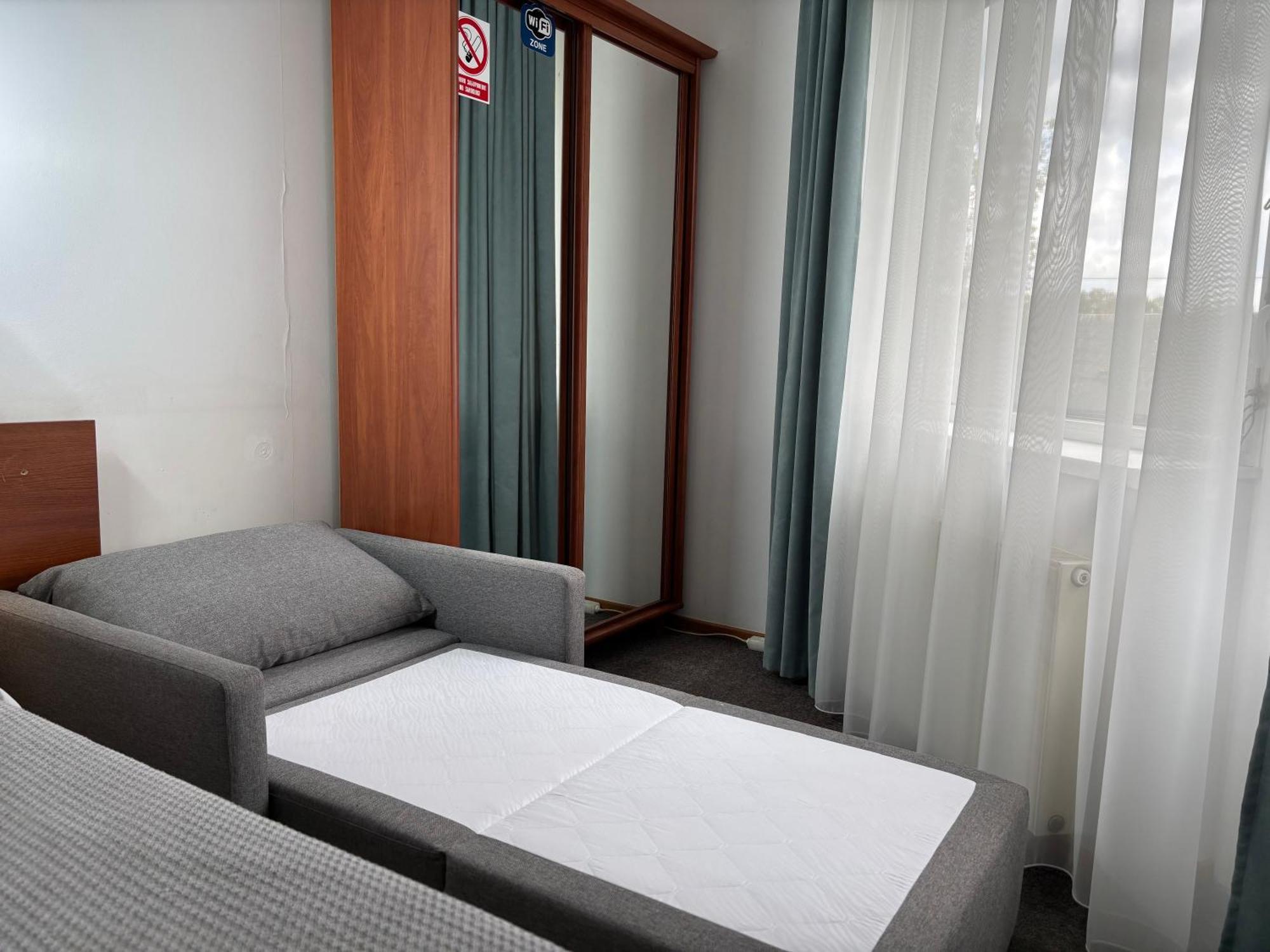 Авіа Lägenhet Uzjhorod Exteriör bild