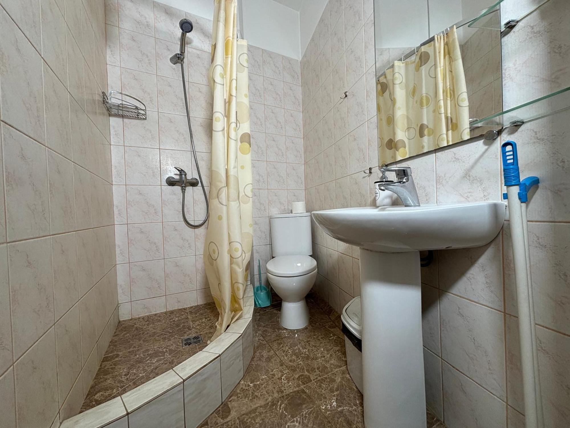 Авіа Lägenhet Uzjhorod Exteriör bild