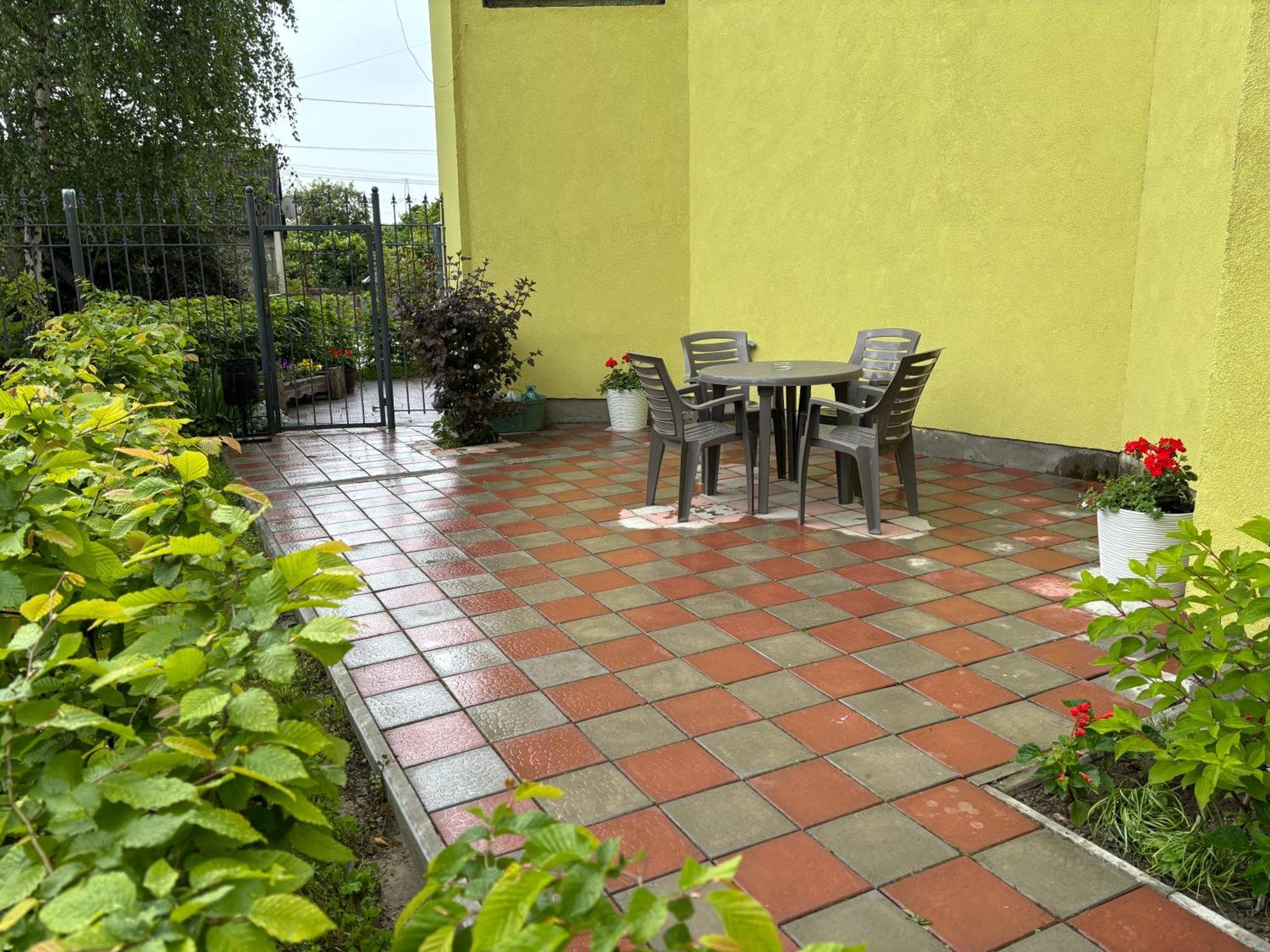 Авіа Lägenhet Uzjhorod Exteriör bild