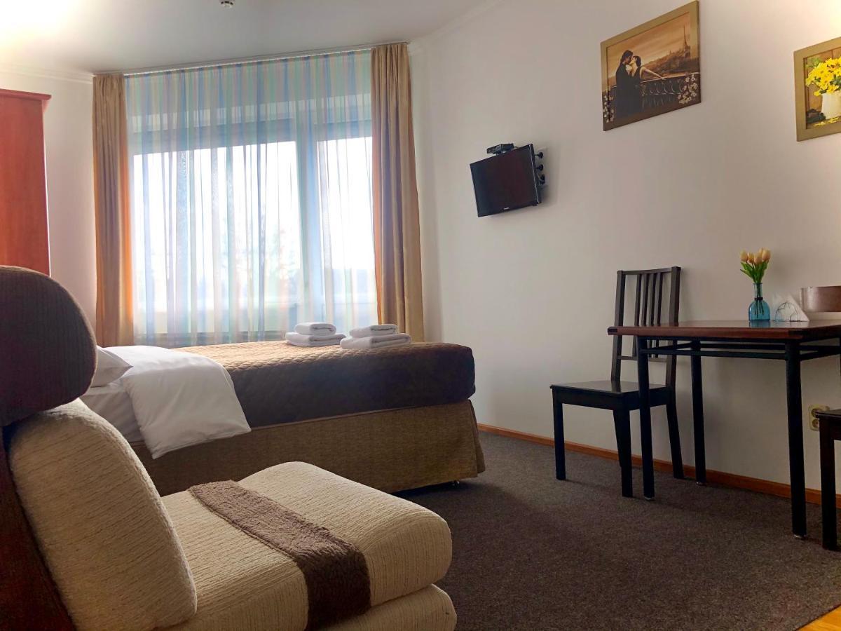 Авіа Lägenhet Uzjhorod Exteriör bild