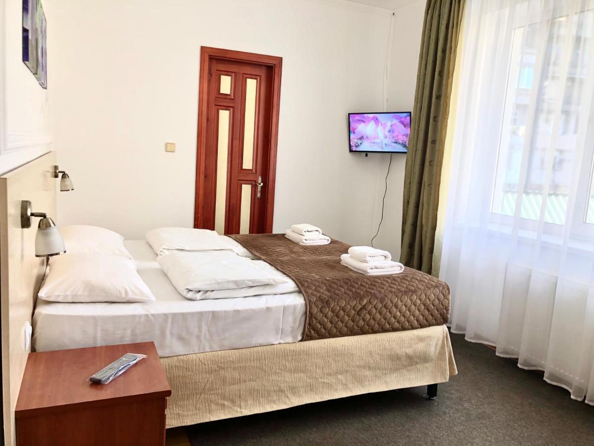 Авіа Lägenhet Uzjhorod Exteriör bild